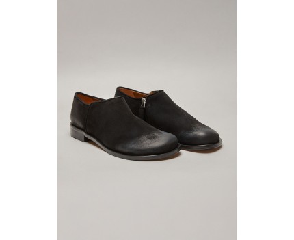 Low heel woman leather...