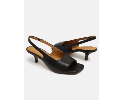 Medium heel woman leather...