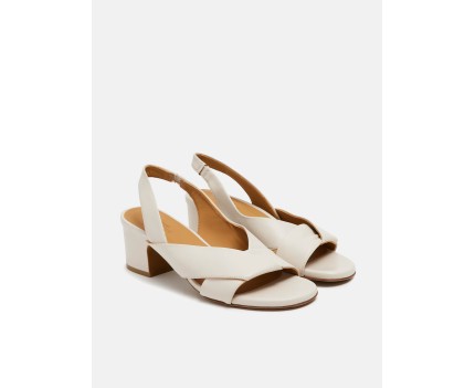 Sandalo da donna in pelle...