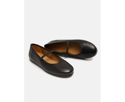 Low heel woman leather...