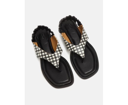 Low heel woman leather...