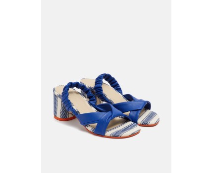 Sandalia de mujer en piel...