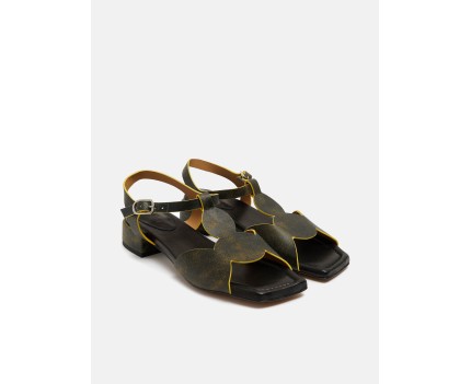 Low heel woman leather...